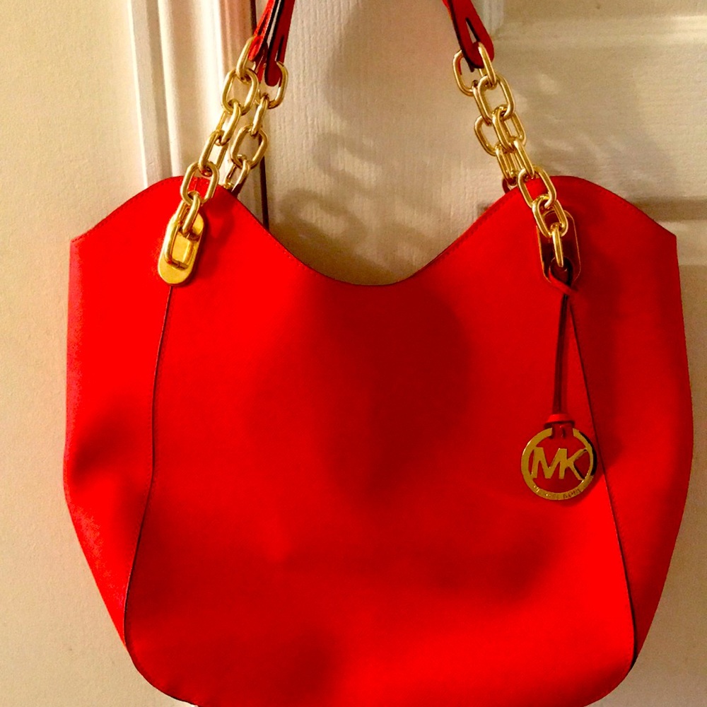 A gorgeous and stylish Michael Kors large tote.